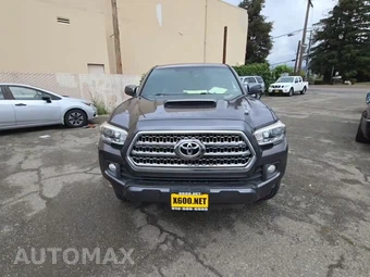 2017 Toyota Tacoma TRD Sport Crew Cab Medium Bed - miniatura 2