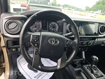 2017 Toyota Tacoma TRD Sport Crew Cab Medium Bed - miniatura 10