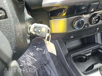2017 Toyota Tacoma TRD Sport Crew Cab Medium Bed - miniatura 8