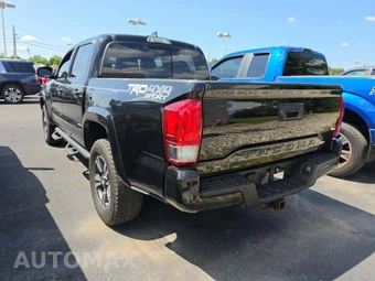 2017 Toyota Tacoma TRD Sport Crew Cab Medium Bed - miniatura 2