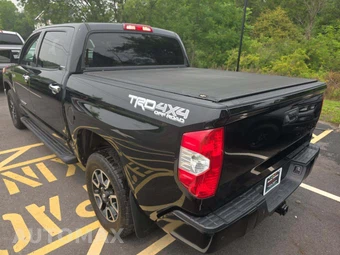 2017 Toyota Tundra Limited Crew Cab Short Bed - miniatura 2
