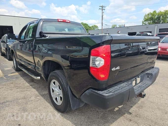 2017 Toyota Tundra SR Extended Cab Medium Bed - miniatura 2