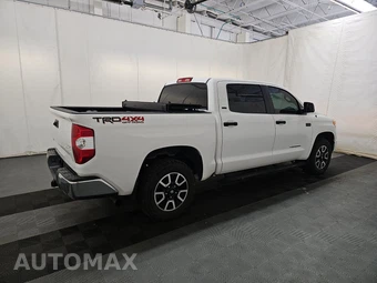 2017 Toyota Tundra SR5 Plus Crew Cab Short Bed - miniatura 4
