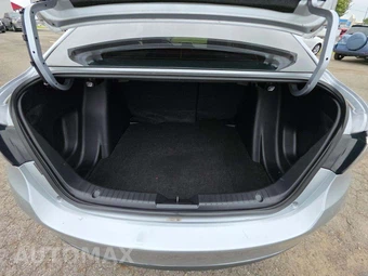 2017 Toyota Yaris iA Sedan - miniatura 11