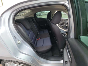 2017 Toyota Yaris iA Sedan - miniatura 13