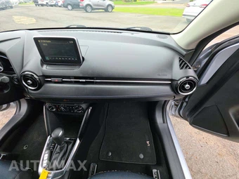 2017 Toyota Yaris iA Sedan - miniatura 16