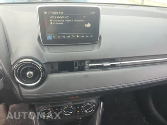 2017 Toyota Yaris iA Sedan - miniatura 11