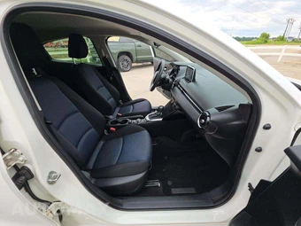 2017 Toyota Yaris iA Sedan - miniatura 15