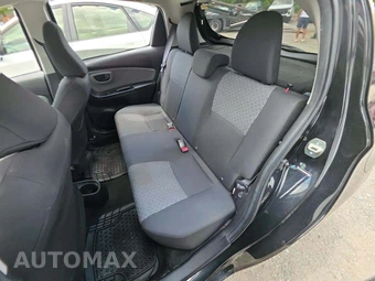 2017 Toyota Yaris L Hatchback - miniatura 13
