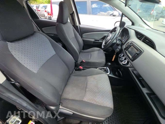 2017 Toyota Yaris L Hatchback - miniatura 18