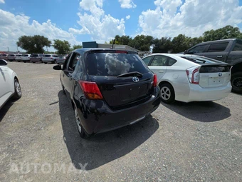 2017 Toyota Yaris L Hatchback - miniatura 2