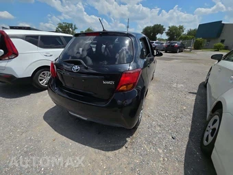 2017 Toyota Yaris L Hatchback - miniatura 3