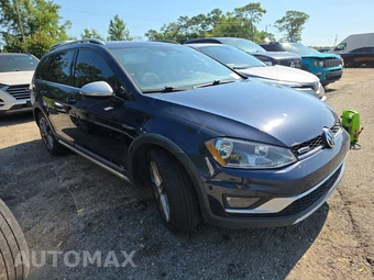 2017 Volkswagen Golf Alltrack S Wagon – miniatura 3