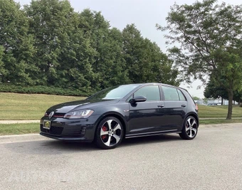2017 Volkswagen Golf GTI S Hatchback - miniatura 2