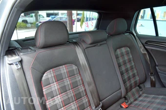 2017 Volkswagen Golf GTI S Hatchback - miniatura 35