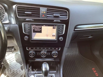 2017 Volkswagen Golf GTI SE Hatchback - miniatura 17