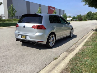 2017 Volkswagen Golf GTI SE Hatchback - miniatura 5