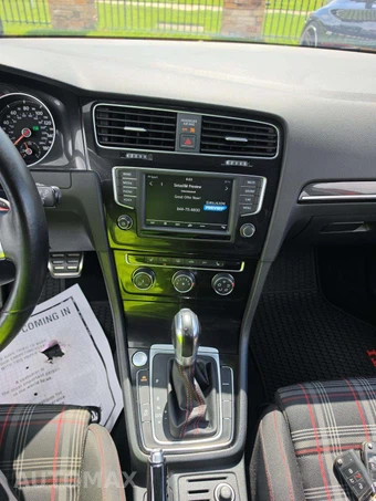 2017 Volkswagen Golf GTI Sport Hatchback - miniatura 10