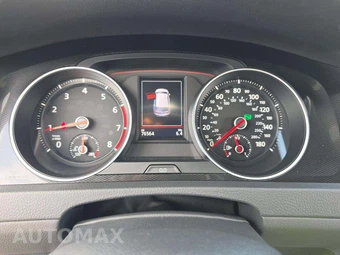 2017 Volkswagen Golf GTI Sport Hatchback - miniatura 9