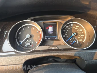 2017 Volkswagen Golf R Hatchback w/DCC & Navigation - miniatura 18