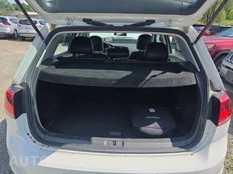 2017 Volkswagen Golf SE Hatchback – miniatura 19