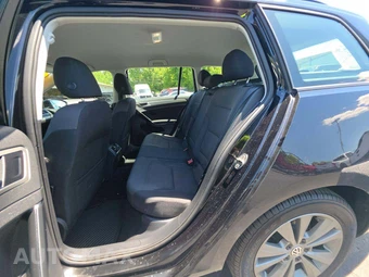 2017 Volkswagen Golf SportWagen S Wagon - miniatura 10