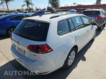 2017 Volkswagen Golf SportWagen S Wagon - miniatura 4