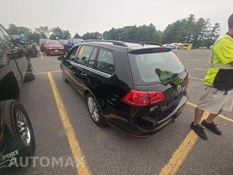 2017 Volkswagen Golf SportWagen SE Wagon - miniatura 2