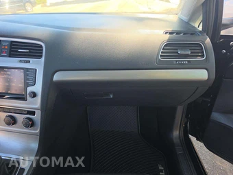 2017 Volkswagen Golf Wolfsburg Hatchback – miniatura 16