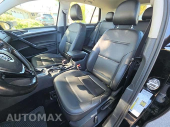 2017 Volkswagen Golf Wolfsburg Hatchback – miniatura 3