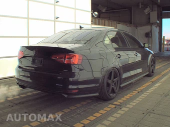 2017 Volkswagen Jetta GLI – miniatura 4