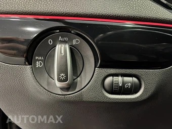 2017 Volkswagen Jetta GLI - miniatura 32