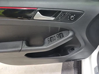 2017 Volkswagen Jetta GLI – miniatura 9
