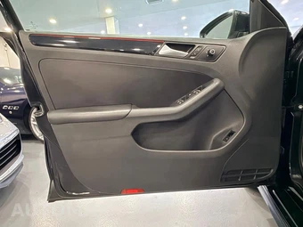 2017 Volkswagen Jetta GLI - miniatura 32