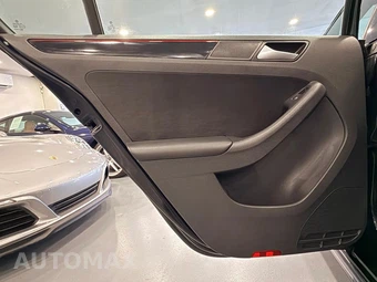2017 Volkswagen Jetta GLI - miniatura 34