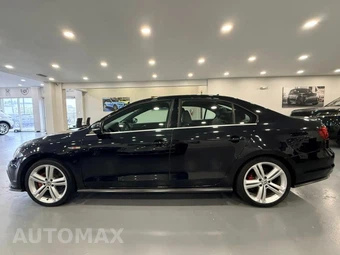 2017 Volkswagen Jetta GLI - miniatura 4