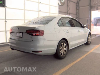 2017 Volkswagen Jetta S – miniatura 4
