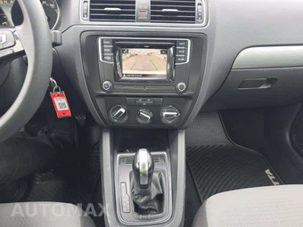 2017 Volkswagen Jetta S – miniatura 7