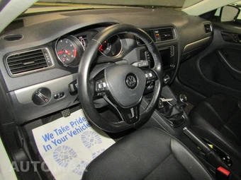 2017 Volkswagen Jetta SE - miniatura 9