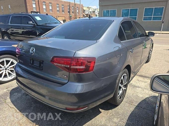 2017 Volkswagen Jetta SE – miniatura 3