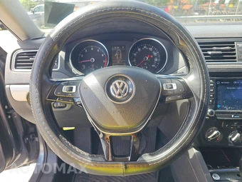 2017 Volkswagen Jetta SE – miniatura 10