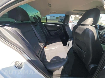 2017 Volkswagen Jetta SE - miniatura 16