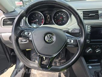 2017 Volkswagen Jetta SE – miniatura 10