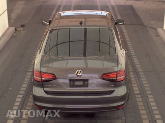 2017 Volkswagen Jetta SE – miniatura 5