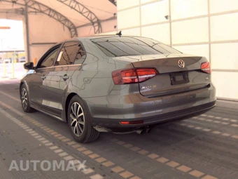 2017 Volkswagen Jetta SE – miniatura 6
