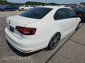 2017 Volkswagen Jetta SE – miniatura 4