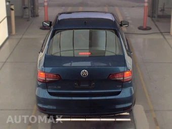 2017 Volkswagen Jetta SE – miniatura 5