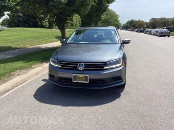 2017 Volkswagen Jetta SE - miniatura 2