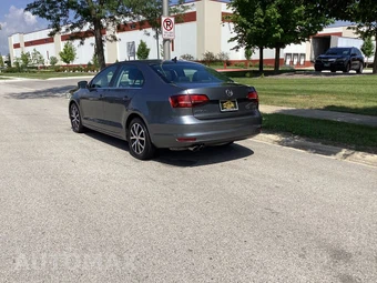 2017 Volkswagen Jetta SE - miniatura 7