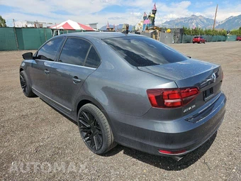 2017 Volkswagen Jetta SEL – miniatura 2